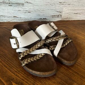WHITE MOUNTAIN Footbed Sandals